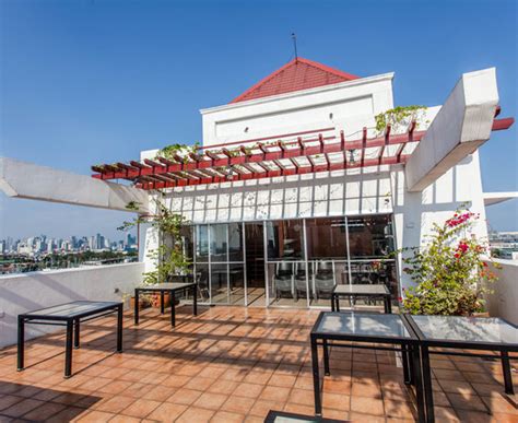 NICHOLS AIRPORT HOTEL $19 ($̶4̶7̶) .